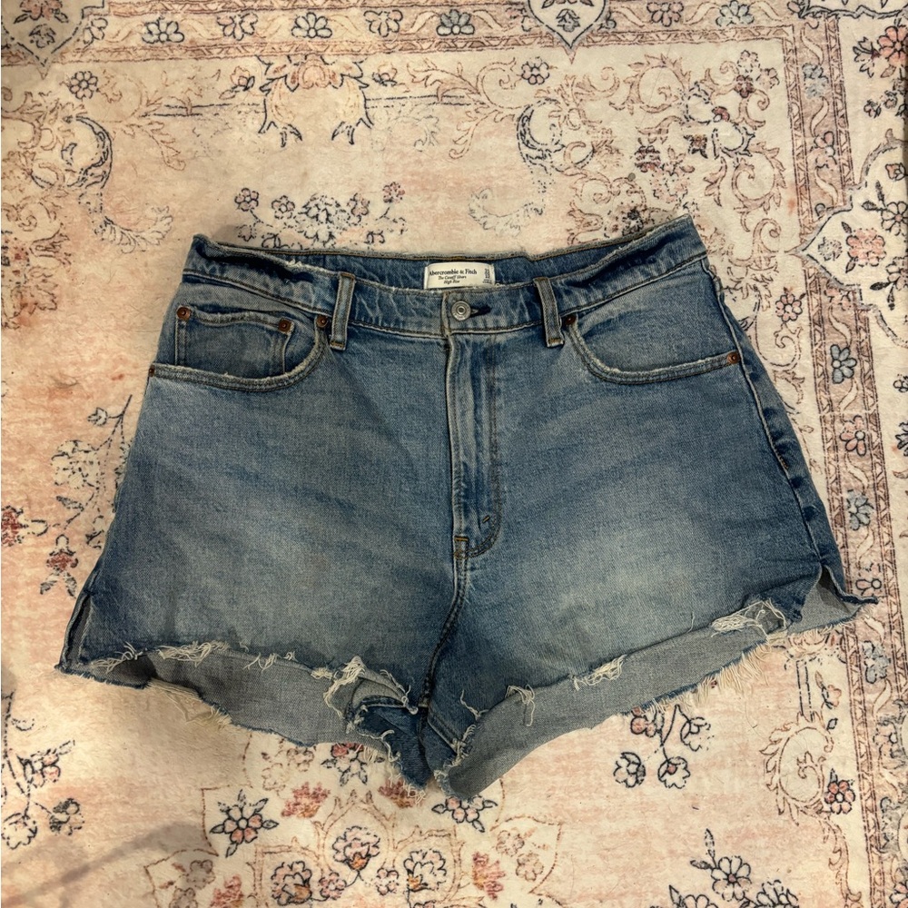 Abercrombie shorts!